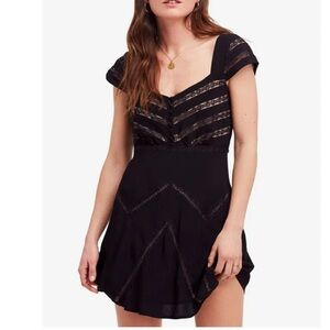 NWT FREE PEOPLE elle Elegant Black Dress with lace trim size 4